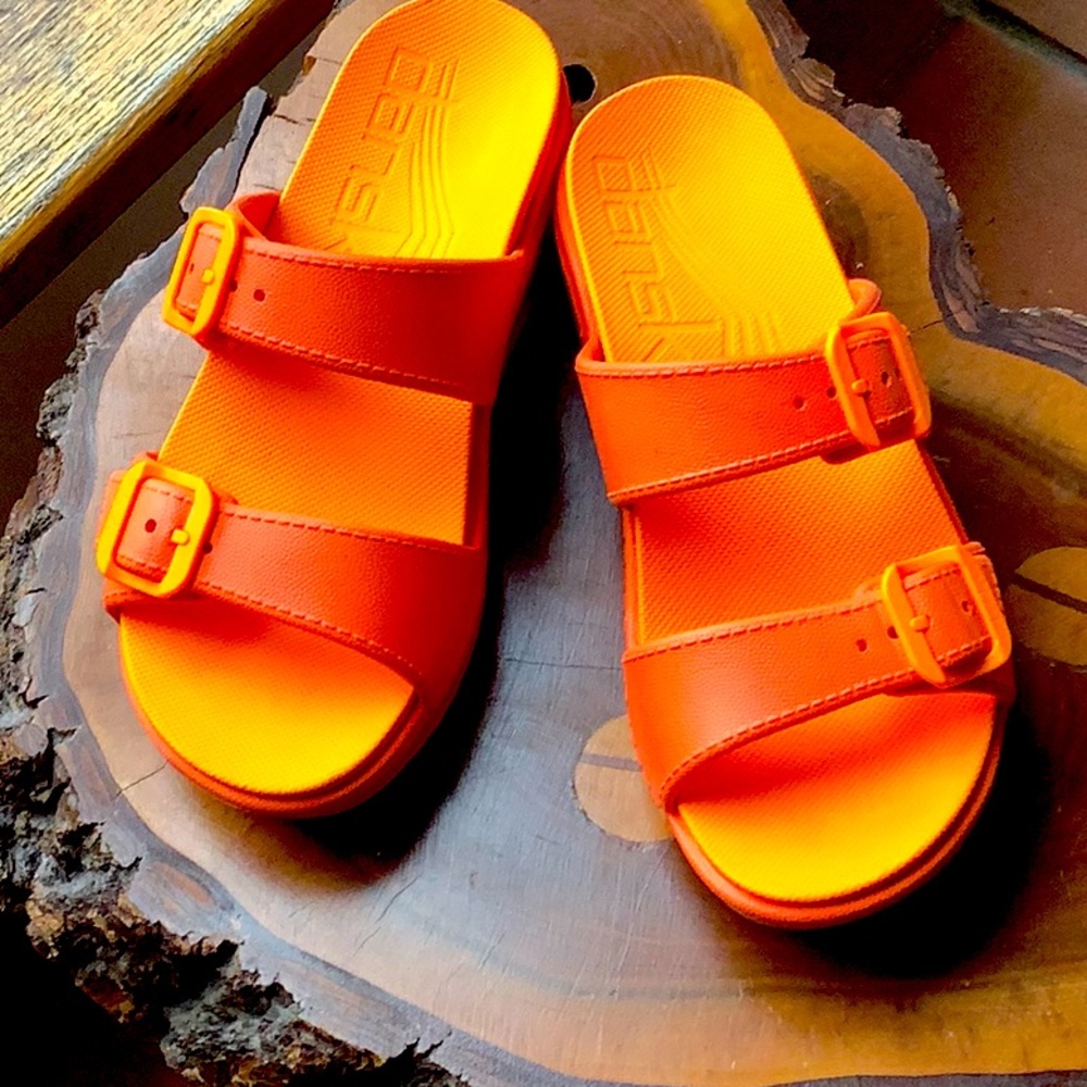 DANSKO SANDALS WATERPROOF SUNSHINE COLORS W39 EUC